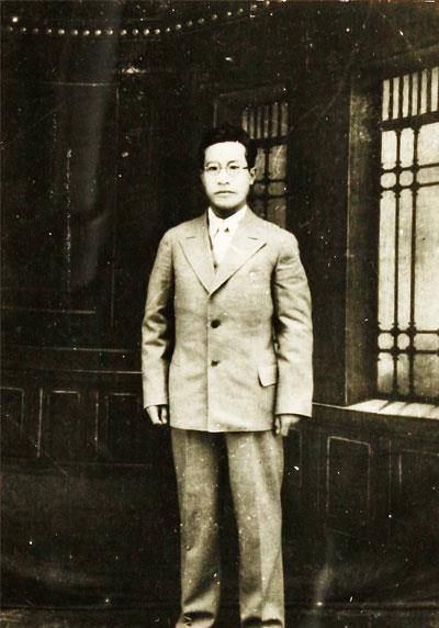 1937年11月,王明从苏联回延安,路