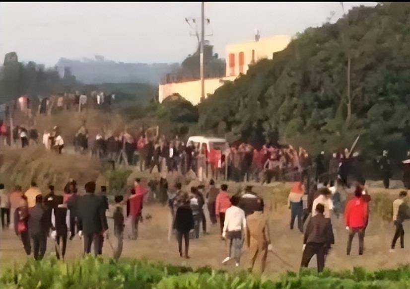 中国为何要禁枪?29年前湖南两村械斗,5000人参战步炮协同作战