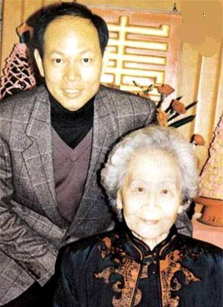 中国第一位功夫女星粉菊花:创粉家班叱咤风云,和于占元平起平坐