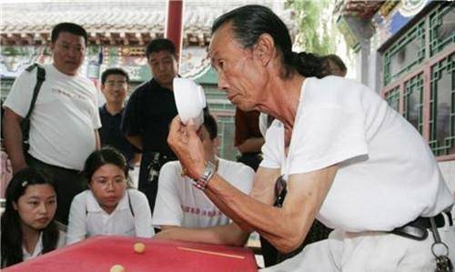 他是中国"缩骨功"唯一传人,练功超过60年,隐退前却被对手击败