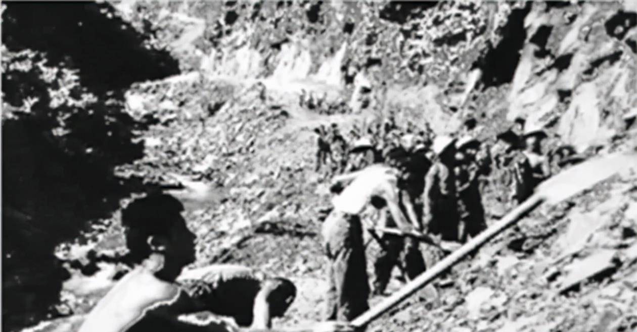 工程兵54师麾下的三个团里足足数万人,就这么组成了全新的"8342部队"