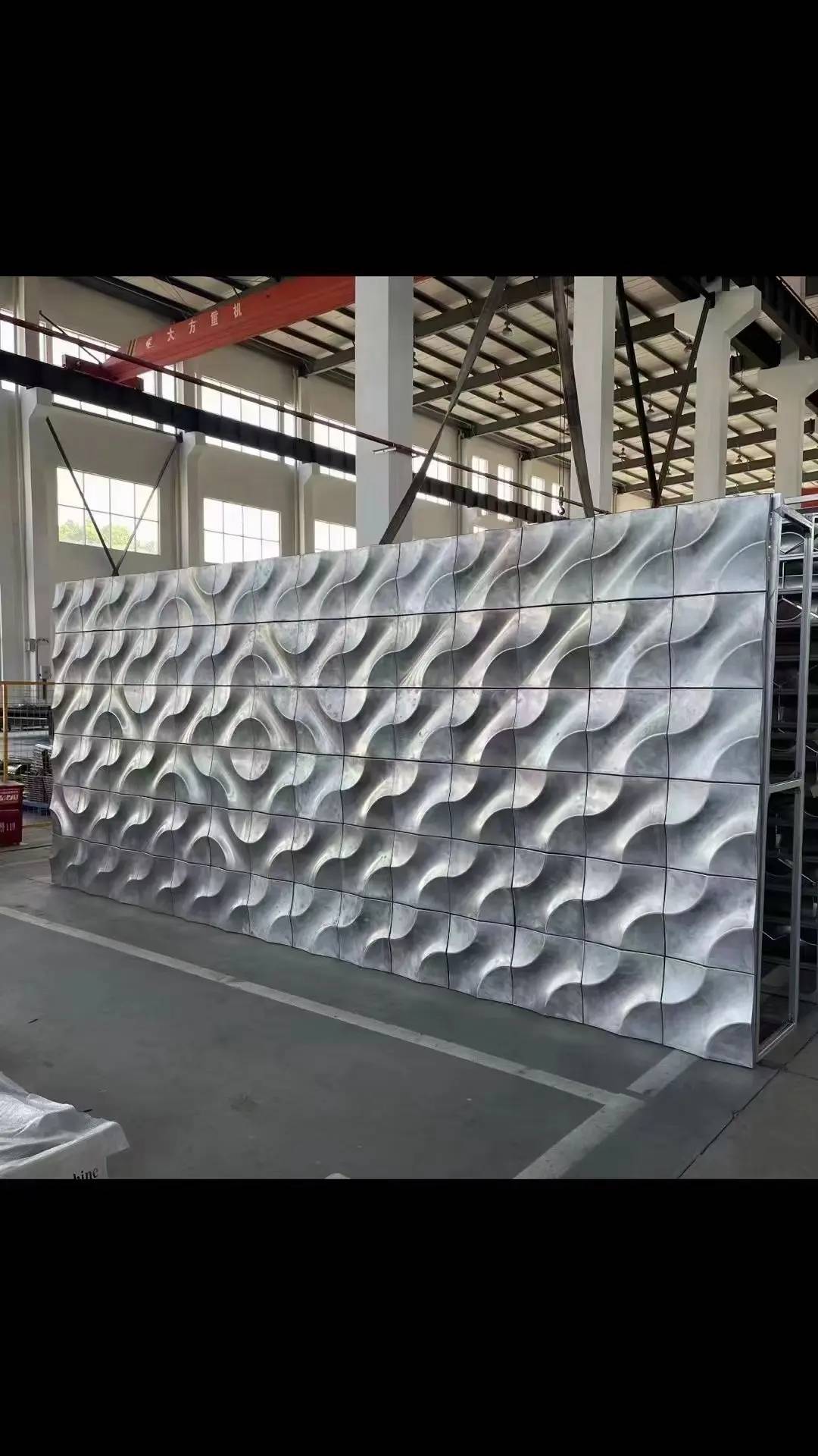 双曲铝板加工,每一刻都是精密倒计时的开始