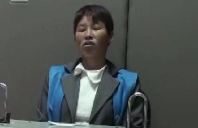 2015年云南男子喝药"自杀",下葬前开棺验尸,妻子和邻居被逮捕