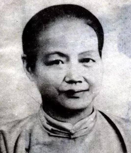 22岁的潘兰珍嫁给51岁的陈独秀,为他担惊受怕,为他赚钱养家