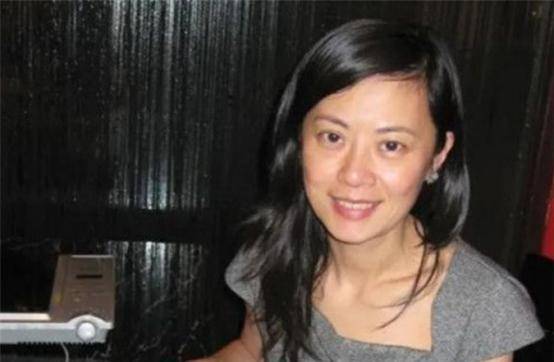 前央视才女姜丰:情定英国高管入英籍,离婚后孤身带娃回国创业