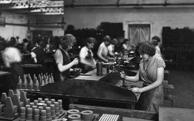 越南在内忧外患下改革,全盘西化后,路在何方?