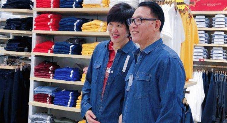 都承受了极大的压力,王育成愿意放下自己的工作,全心陪伴着郎平,为她