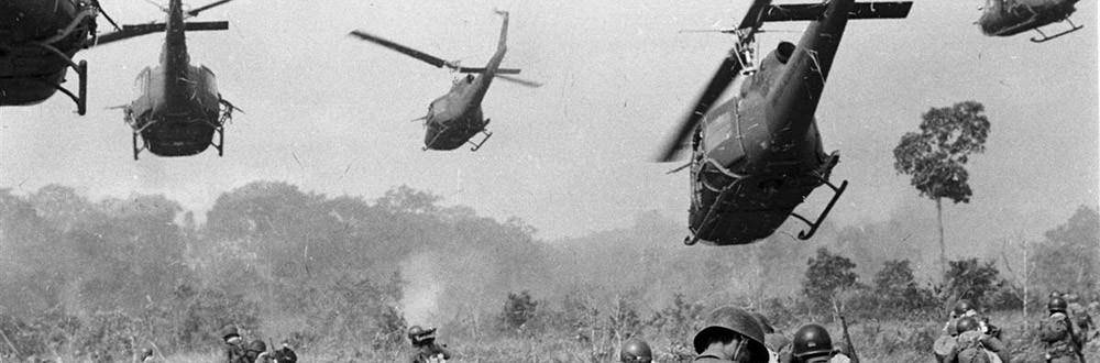 1975年3月12日,北越军队和南越民解解放了邦美蜀,并俘获了西原的指挥