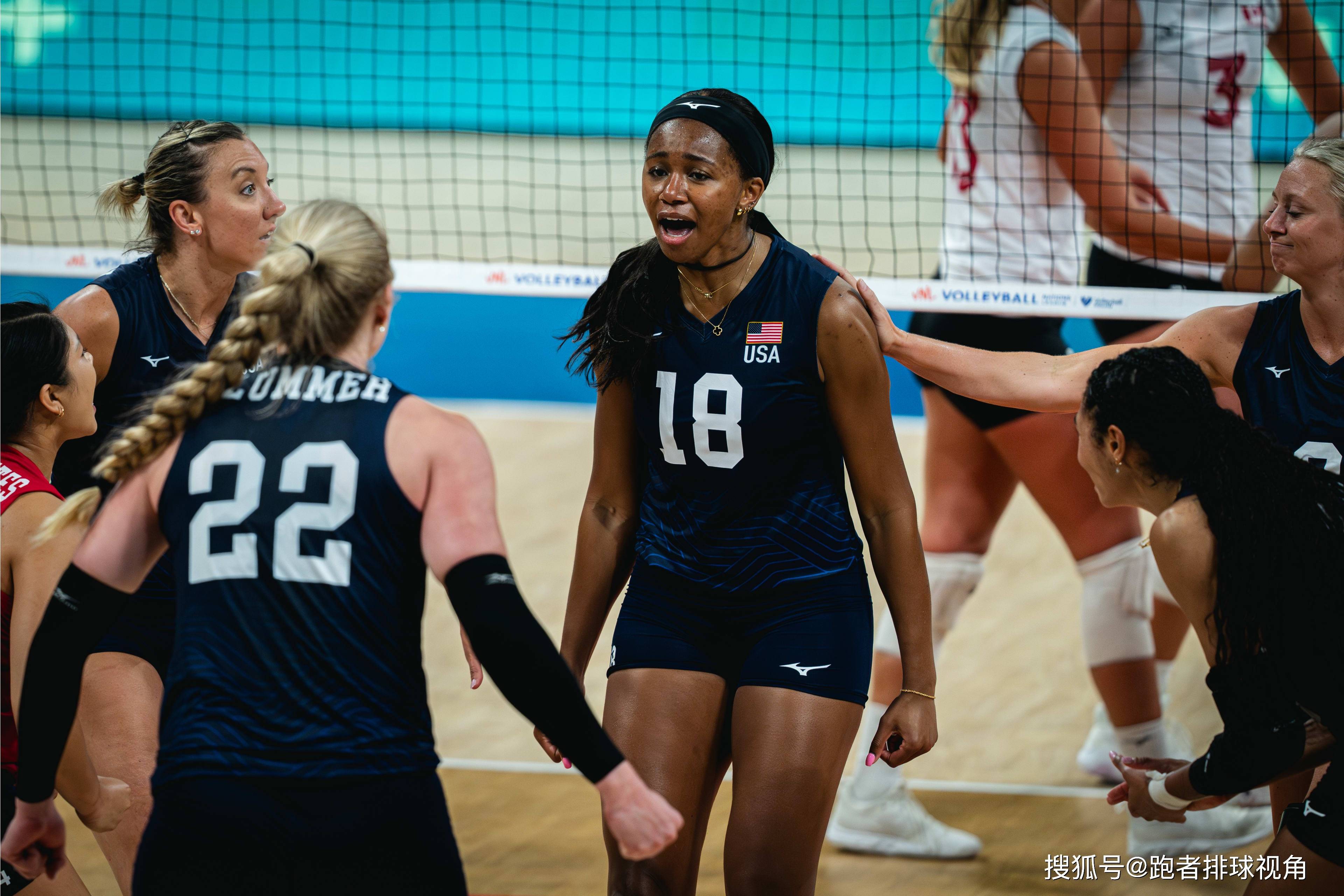 加拿大女排被八杀,自失达33个,奥运名额竞争激烈,荷兰将力拼中国