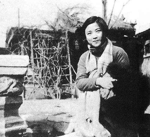 饶漱石女儿:在巴黎出生,为免受牵连改随母姓,后悔曾伤害过父亲