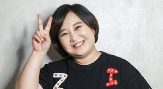 贾玲"喜剧人生"背后,妈妈离世姐姐辍学,生活心酸我只能向前