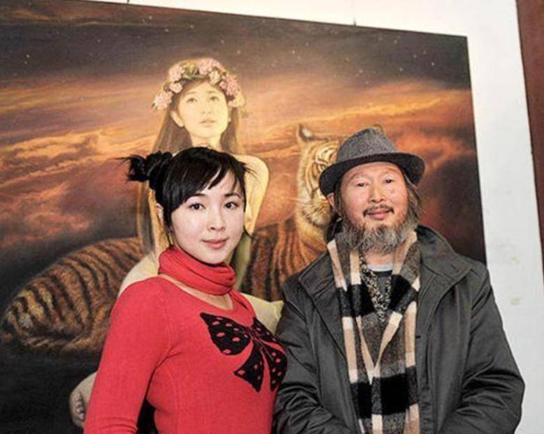 男画家让女儿当人体模特,要求6年不能谈恋爱,女儿:我是自愿的