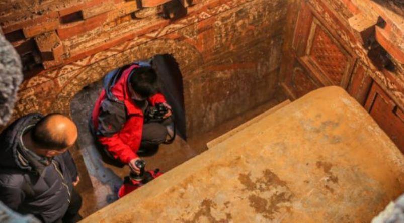 真正包公墓现世之后,金丝楠木棺材尽显奢华,难道包公不是清官?