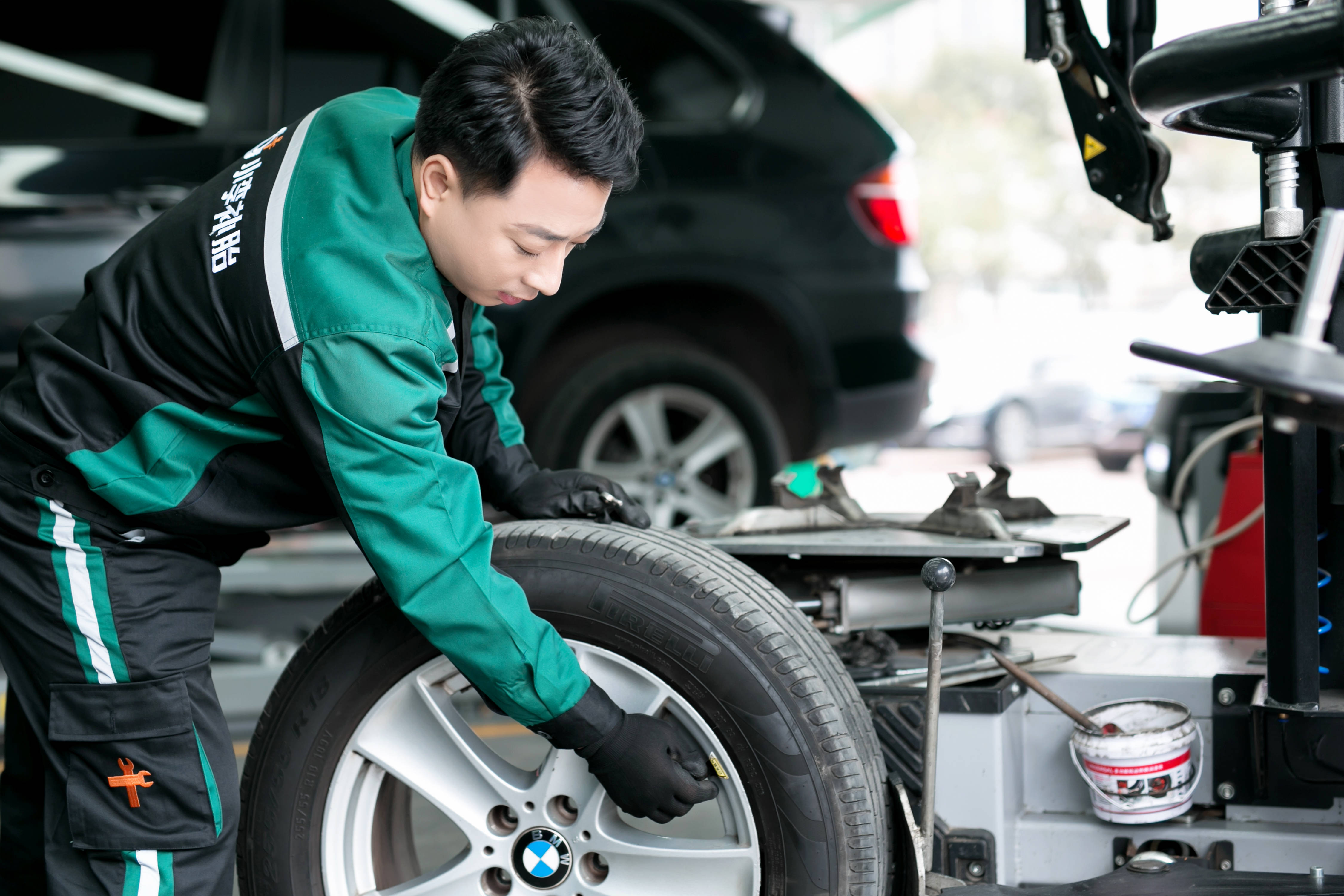 车友们应该知道的三个轮胎更换标准!