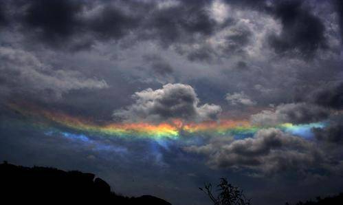 地震前兆天空图片图片