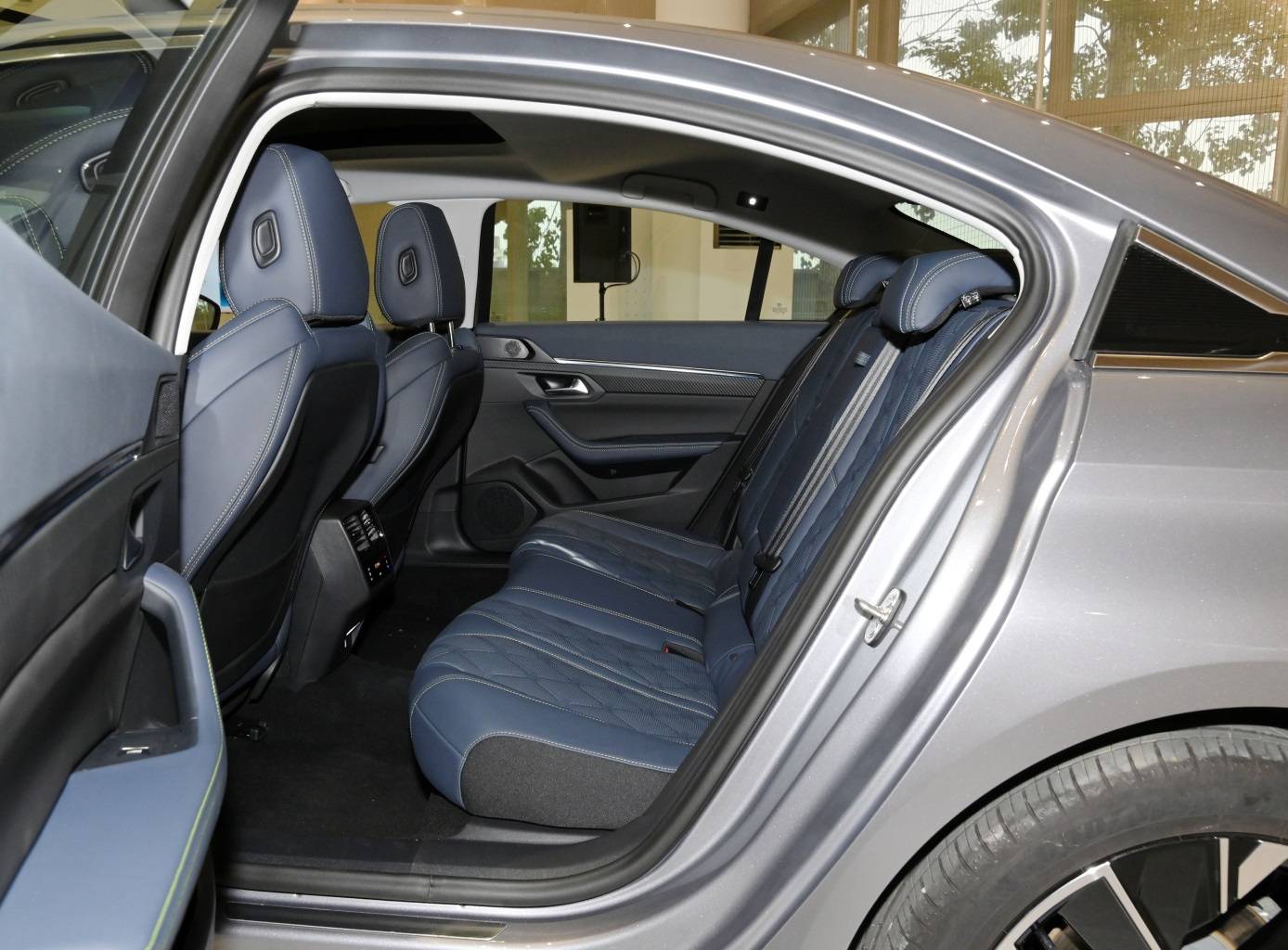 你愿意花19万买一台顶配的标致508l吗?值不值得买?