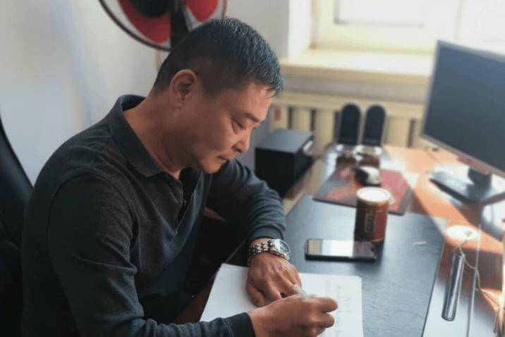 2005年,杨靖宇的孙子谈当"县长助理"感受:应酬多压力大