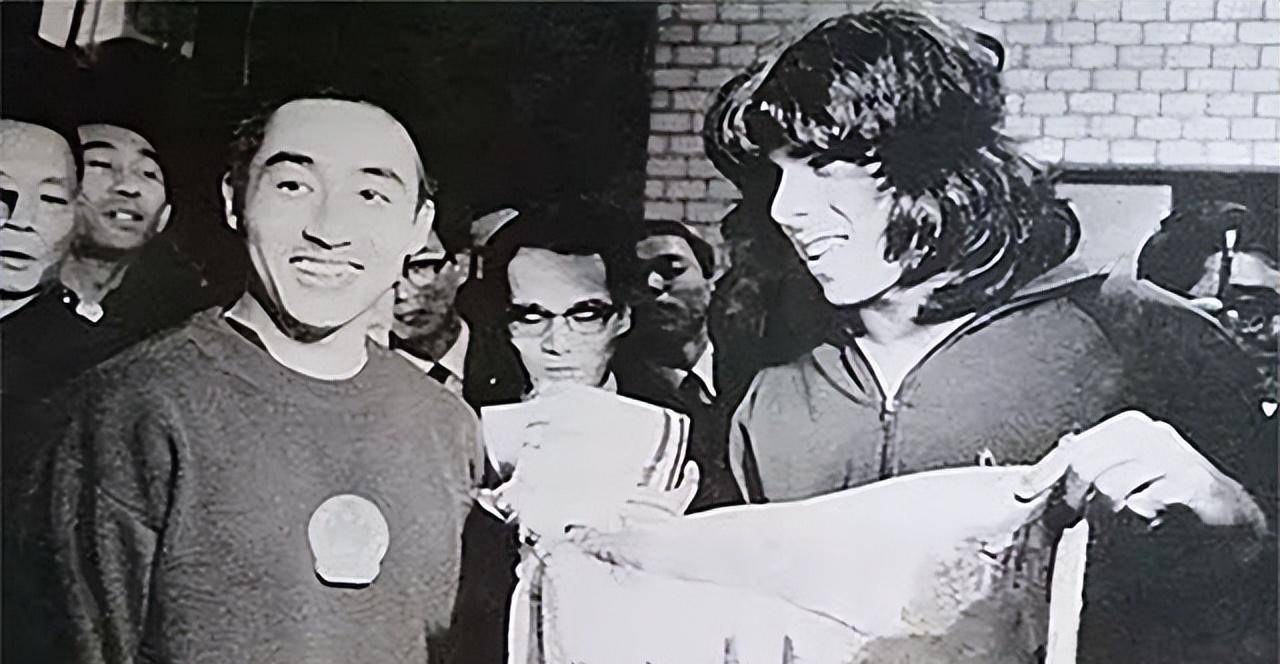 事实证明,庄则栋确实实现了他悄悄许下的"诺言",不但慢慢登上世界"