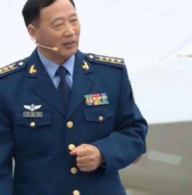 13年前汶川地震,空降兵15勇士从4999米高空盲跳而下,近况如何了