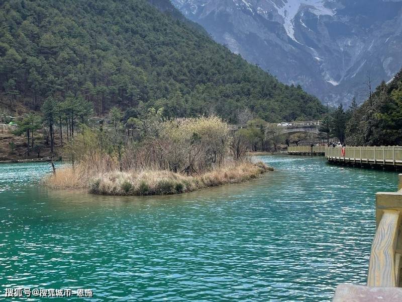 而且门票不算便宜,有学生证和军官证记得带上,可以打折去玉龙雪山