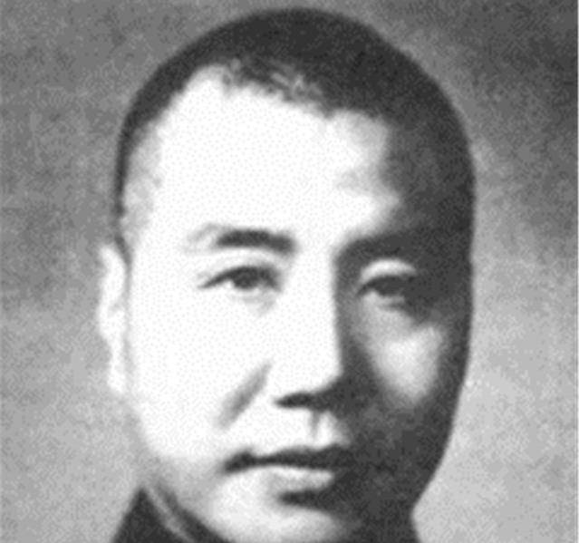 韩练成:深入龙潭虎穴的传奇将军