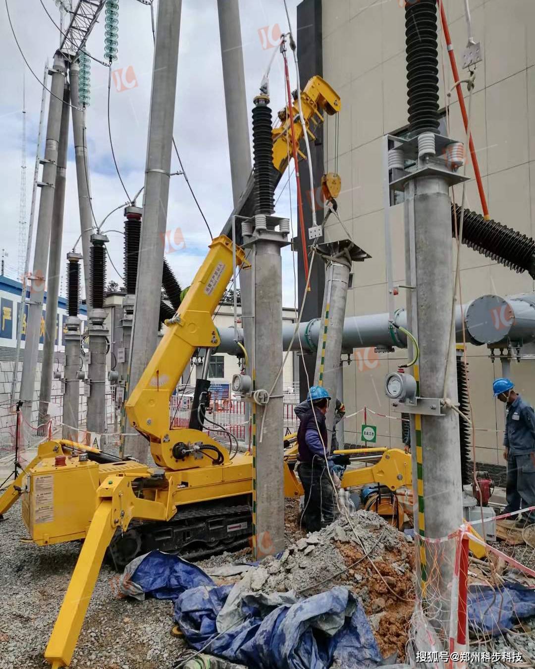 3吨小蜘蛛吊起重设备,微型液压小吊机