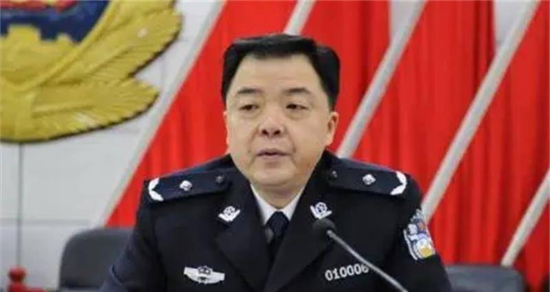 "覆灭史:银行卡流水达六七十亿,花2000万策反协警_文烈宏_张剑波_赌债