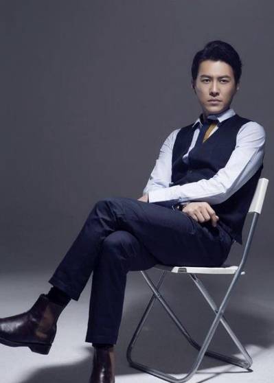 靳东经纪人丨"靳东——银幕上的优雅魅力男神"