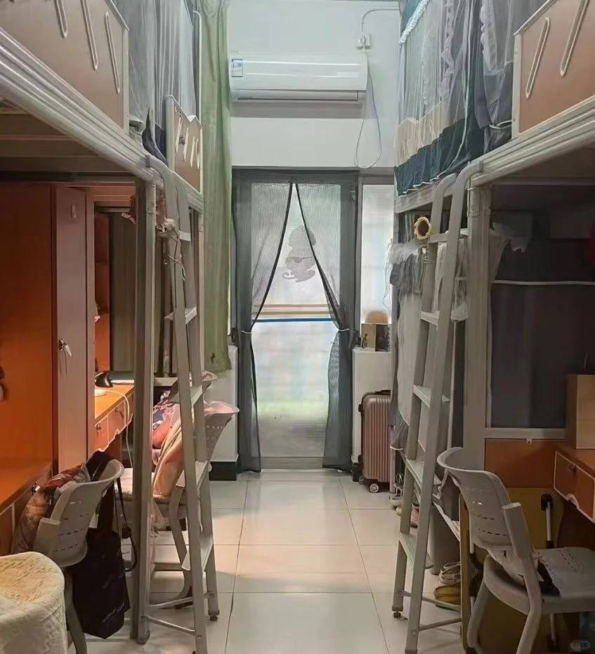 湖南中医药大学07学校分为南校区和北校区,南校区有萃雅公寓,咸嘉