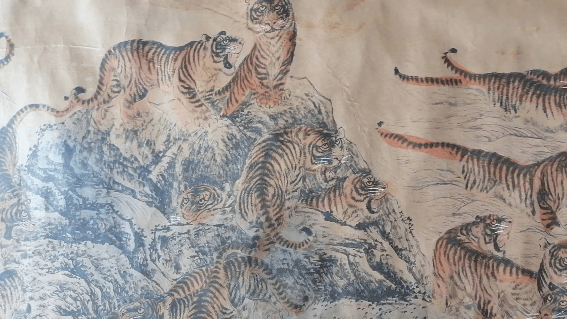 每种版本的每个画家的百虎图的风格都不一样,有江南居士画的百虎图