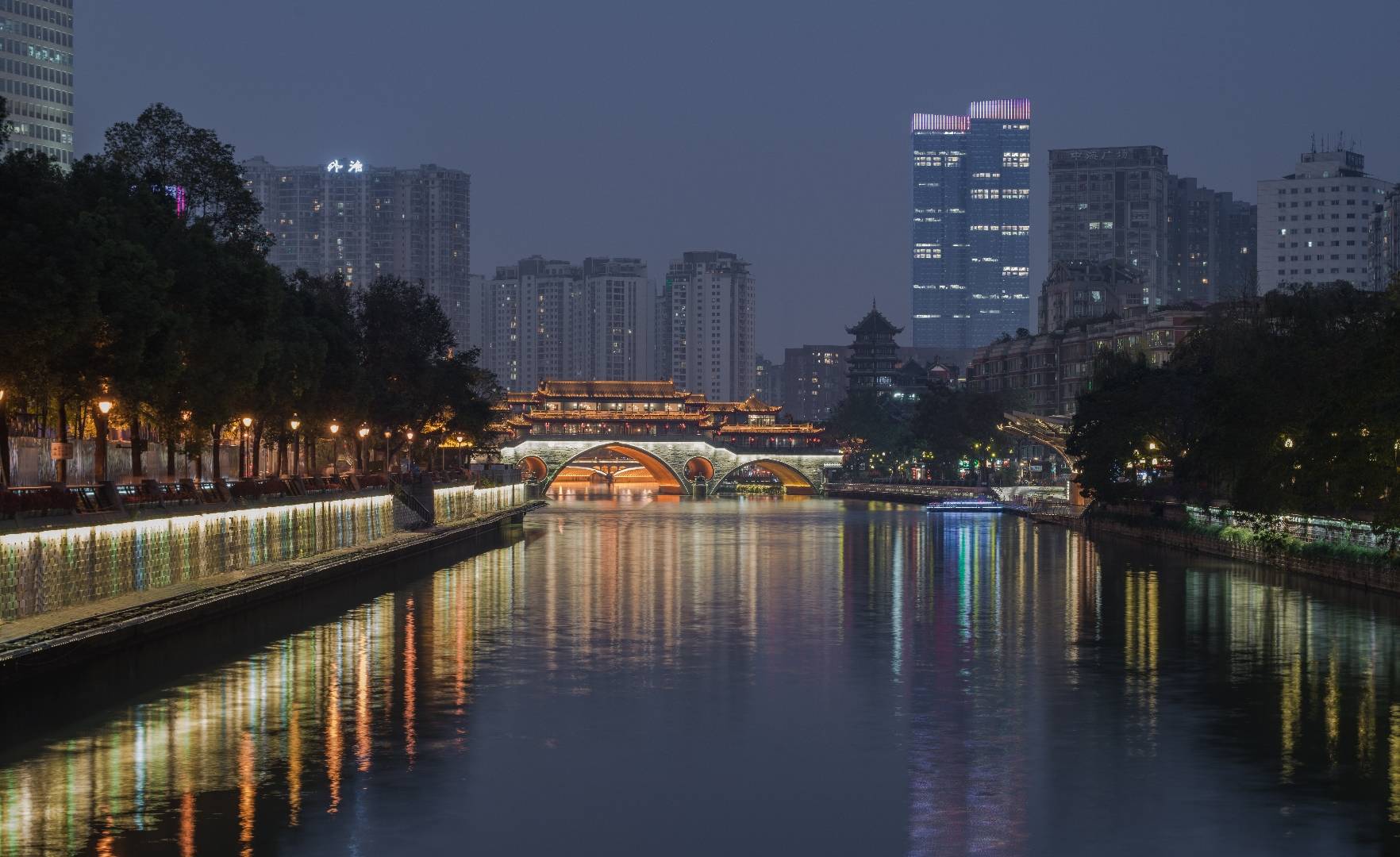 成都窗外夜景图片