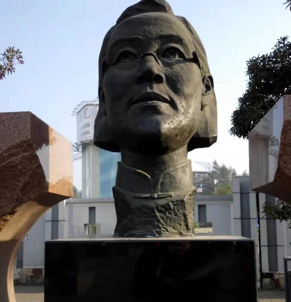 隐姓埋名30年,三次说出"我愿意",王承书有多伟大?