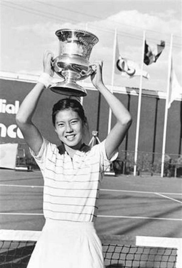 38年前,她于比赛期间叛逃美国,害惨中国队,最后却高调回国捞金_胡娜