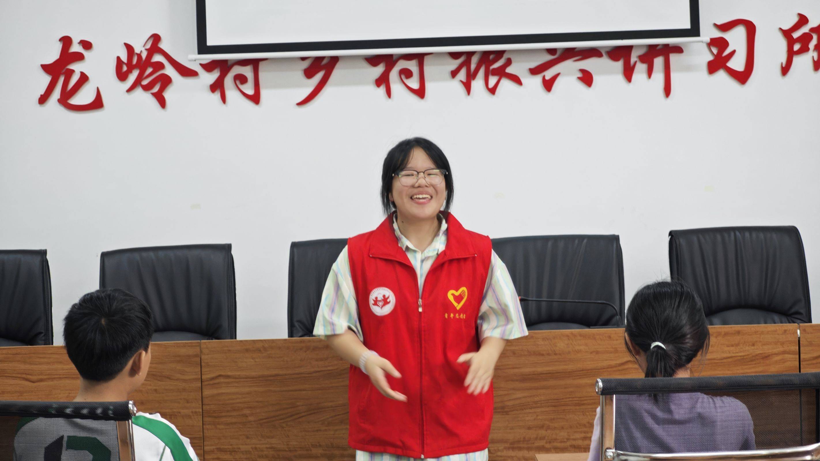 "繁花硕果"乡村振兴公益行动队前往西河镇龙岭村围绕"饮食安全,儿童