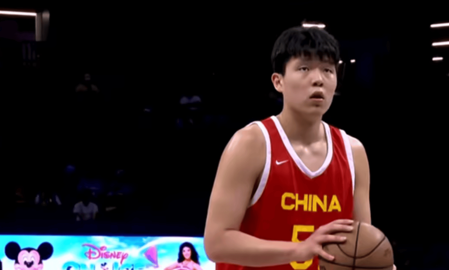 杨凯儿图片图片