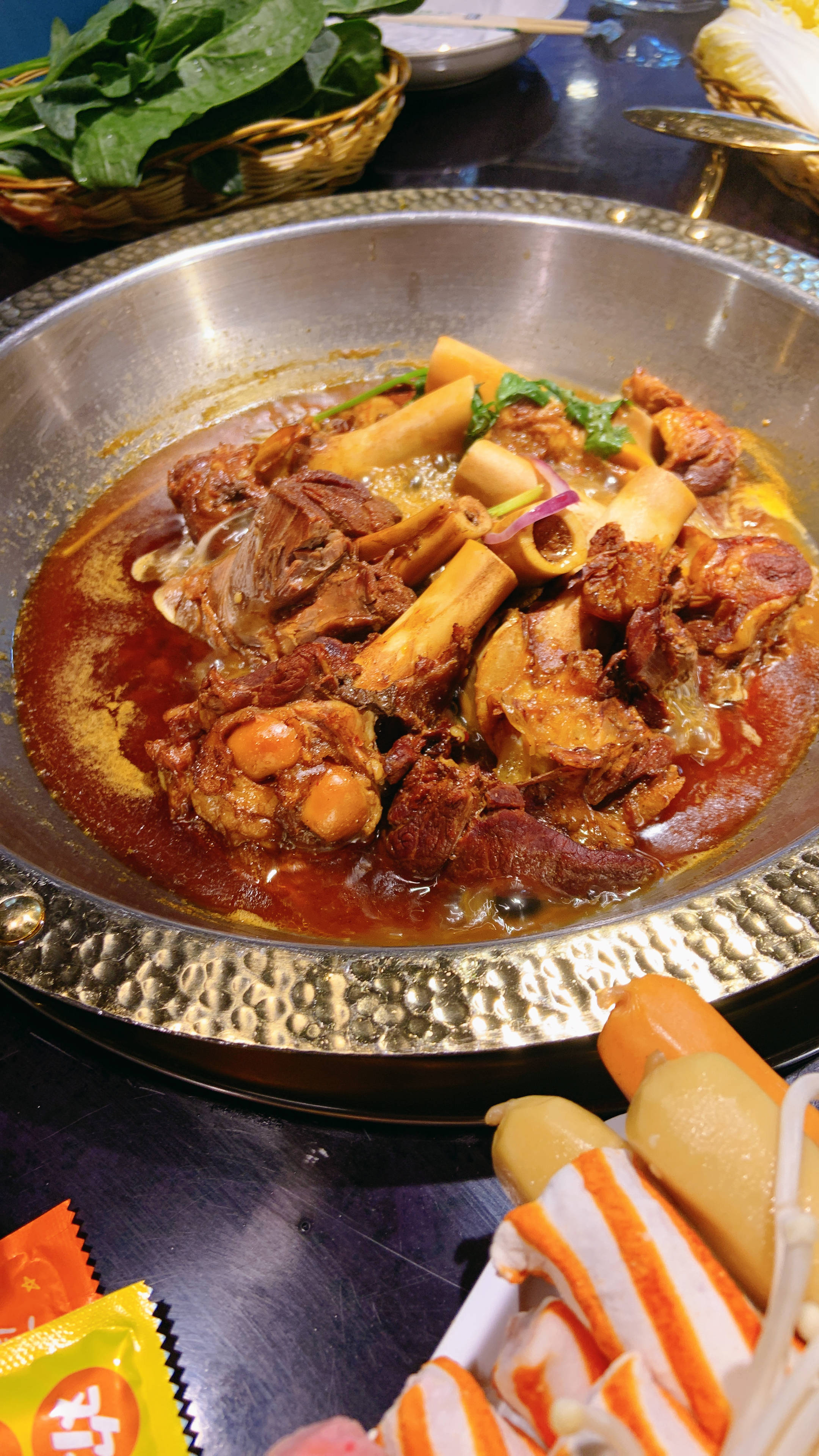 莎车特色羊蝎子火锅