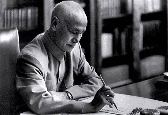 也已经控制住了中长路以西的次要铁路线,而自辽西叶柏寿至辽北郑家屯