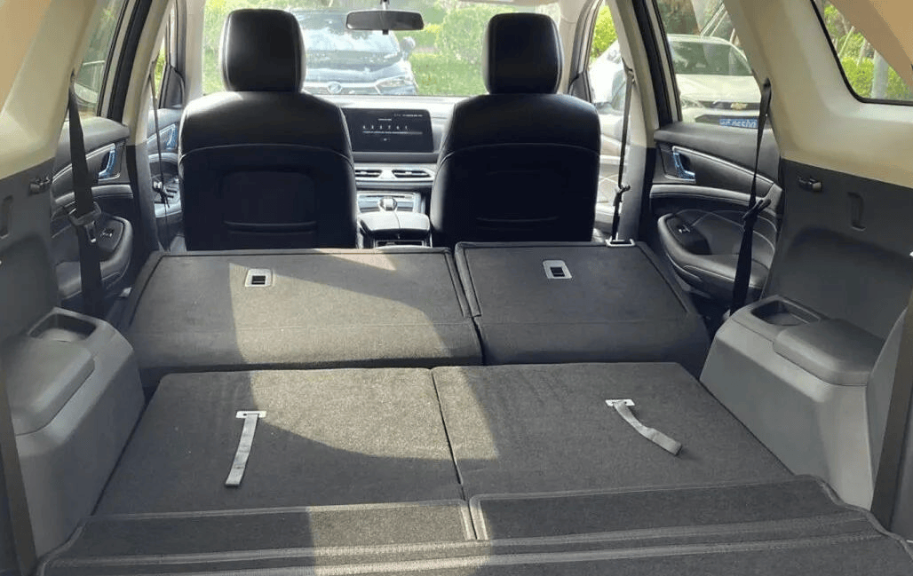 30万的品质才卖10万,7座suv一公里1毛,搭华为技术,性价比完爆汉兰达!