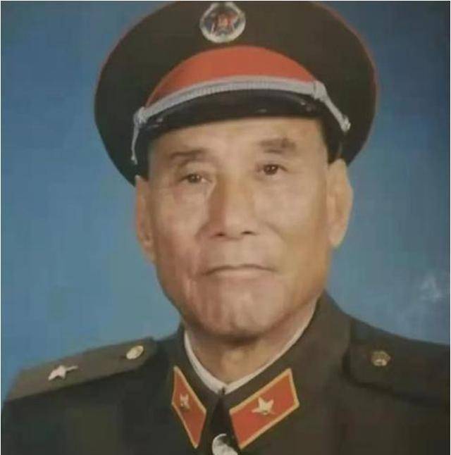 他曾任贵州省委书记,身为少将却享有中将待遇,在全军中独一无二