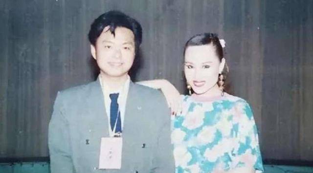 2001年健美女皇马华41岁去世,死前大腿淤青,丈夫绝望中求神拜佛