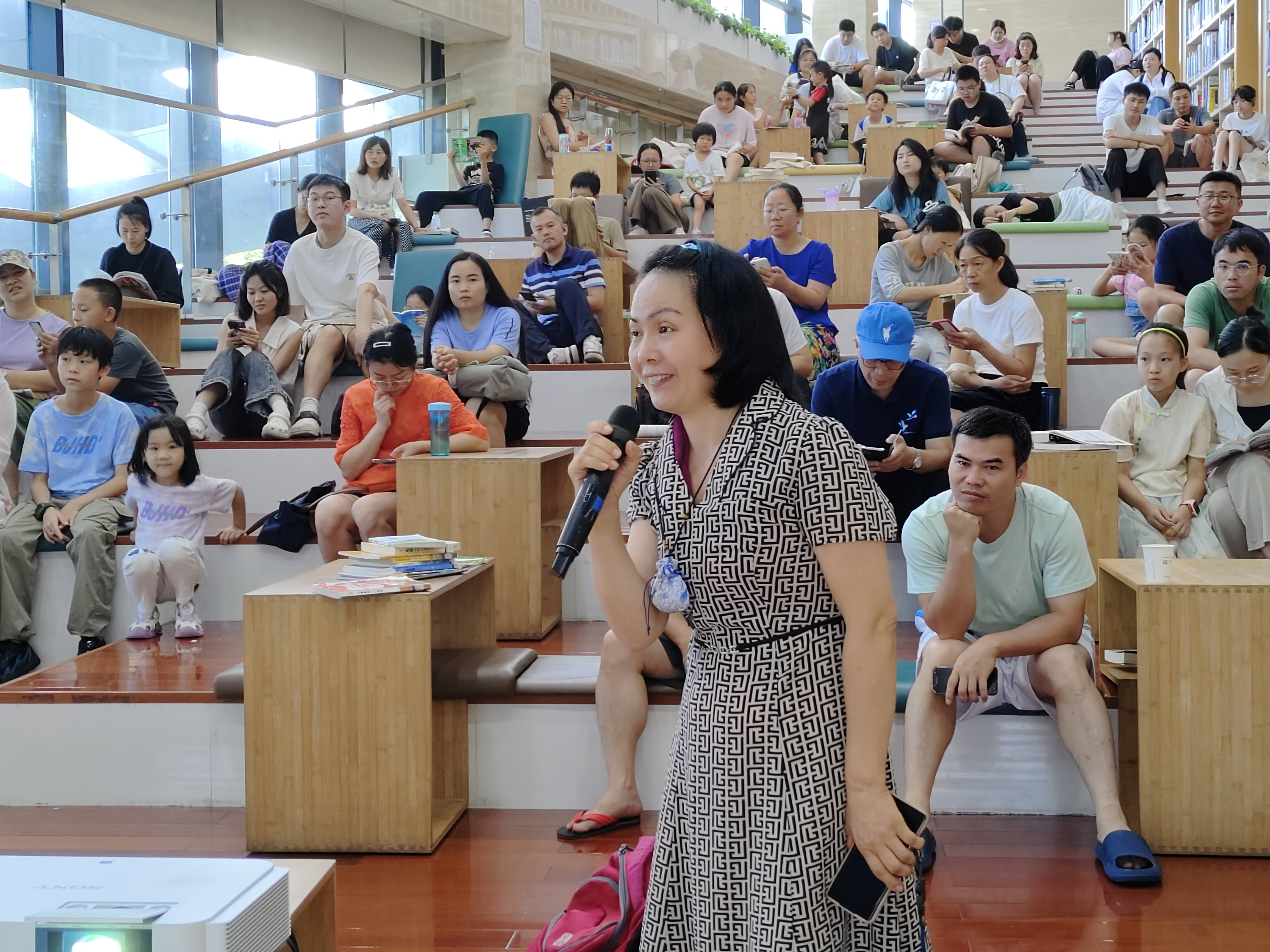 分馆,计划开展360场阅读推广活动,包括亲子研学,阅读挑战,讲座沙龙