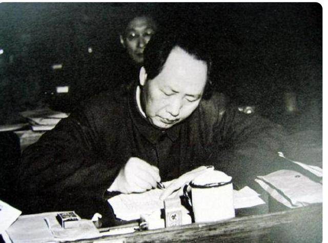 罗克绍犯了什么错?让毛主席记他20多年,建国后亲自下令逮捕