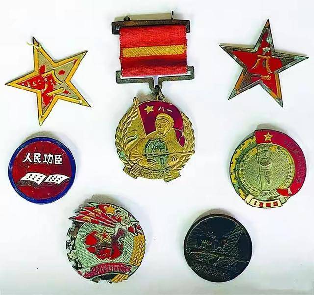 回顾:河北一农民洪水中拼命捞回一袋子,45年后打开,惊喜万分