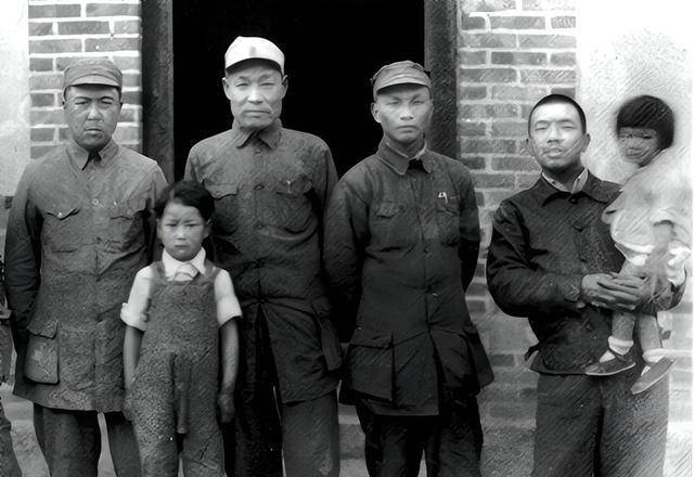 开国少将的双胞胎儿子,坏事做尽传到中央,两人的下场如何呢