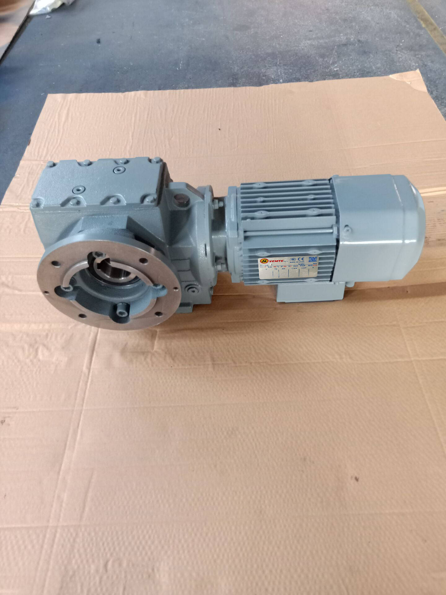 如何监测saf57 shf57伺服直角减速机在高频率运行时的状态?