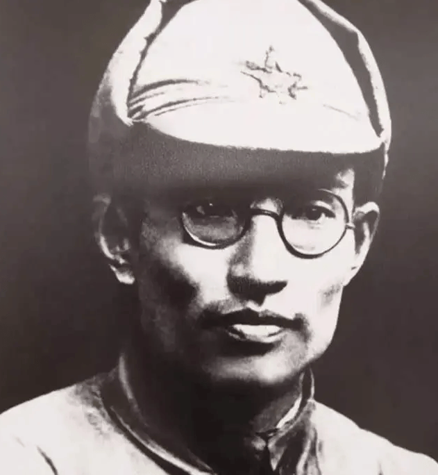 随着,东北军区炮兵司令朱瑞将军的一声令下,中国人民解放军炮兵1000余