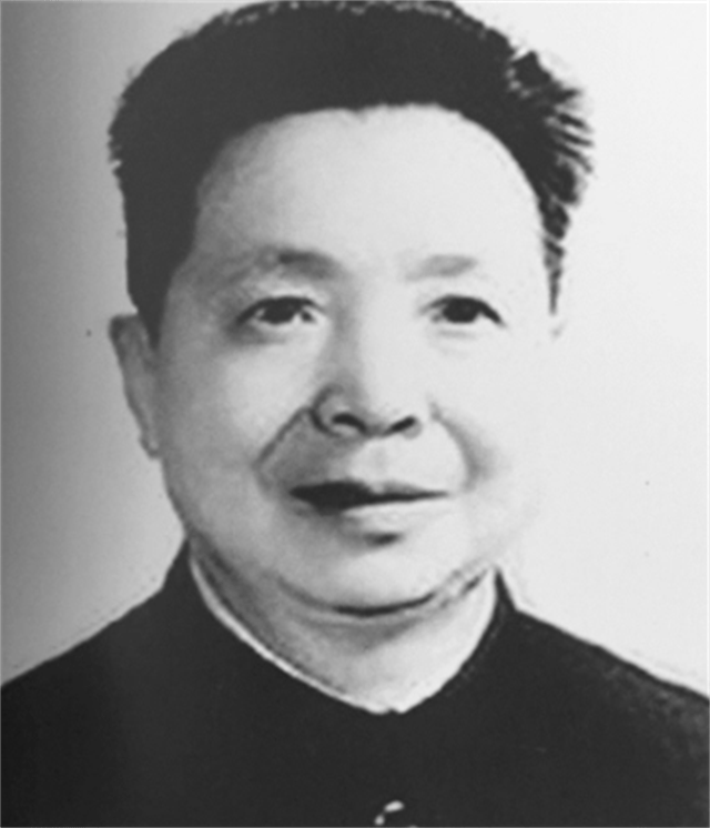 03年"五省书记"谭启龙去世,遵照他的遗愿,骨灰葬回宁波四明山