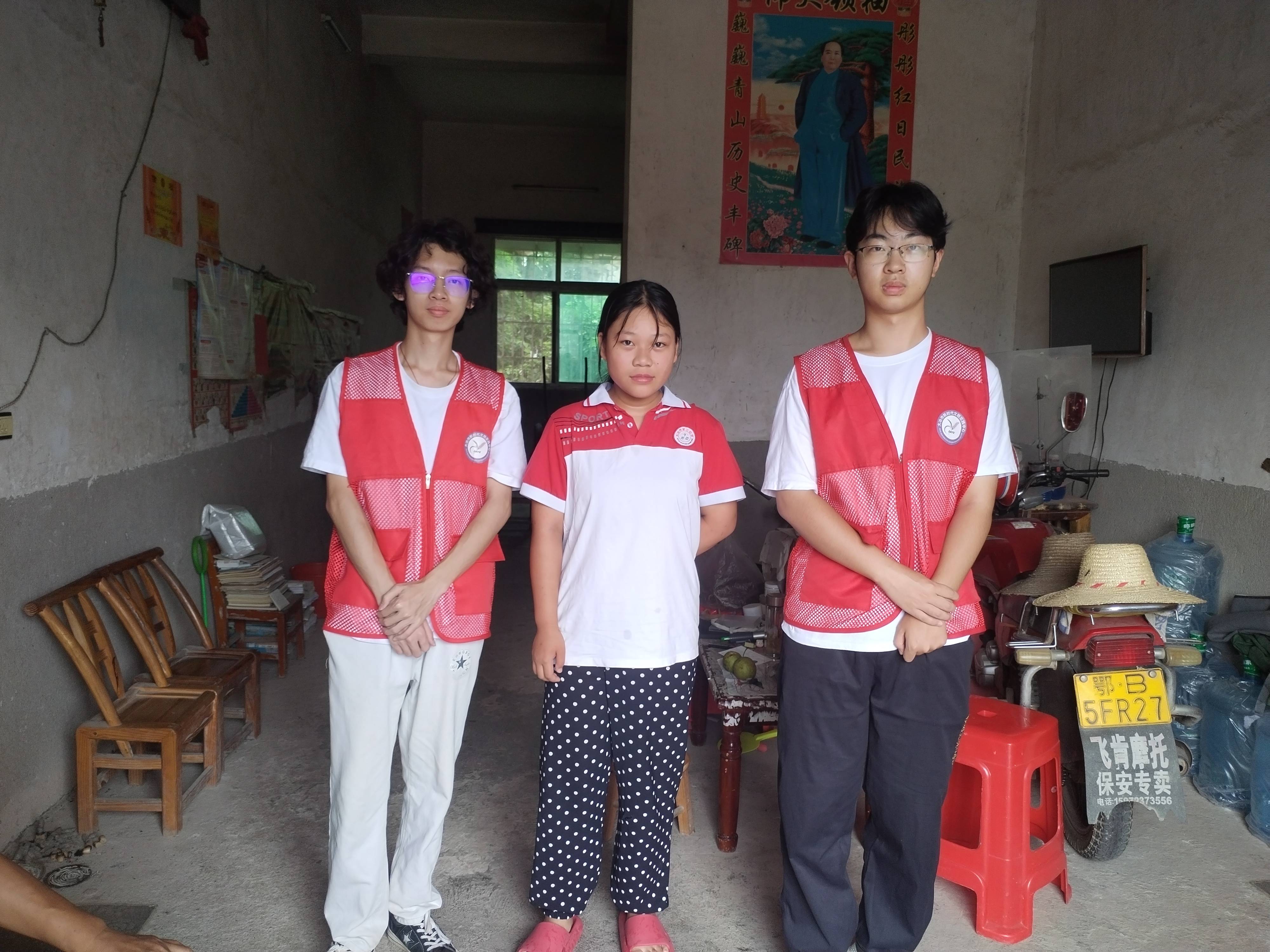 心连心,共成长:爱心支教,传递希望