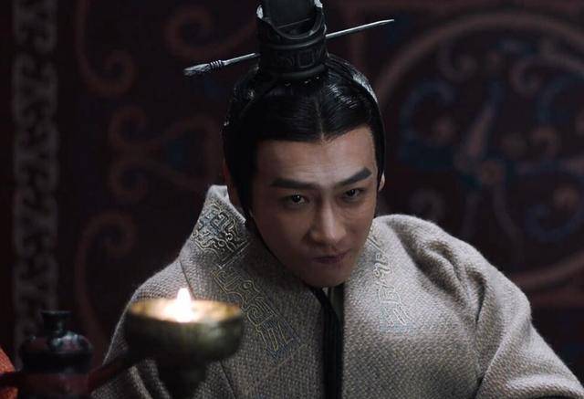 嫪毐将赵姬哄睡后,命侍女拿来一物,确认此物后:嬴政,你死定了