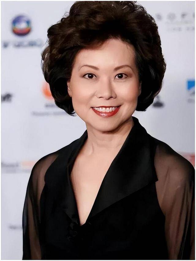 纪实美国首位华人女部长赵小兰:高调捍卫美国尊严,背后有何故事